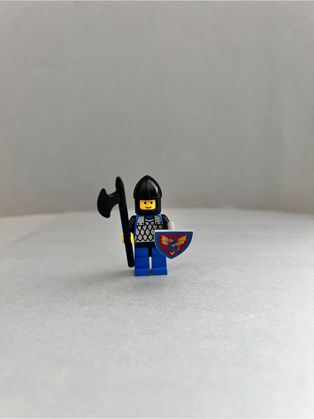 LEGO Castle Lion Knights Scale Mail Guard Minifigure